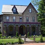 Gifford-Risley House Bed And Breakfast