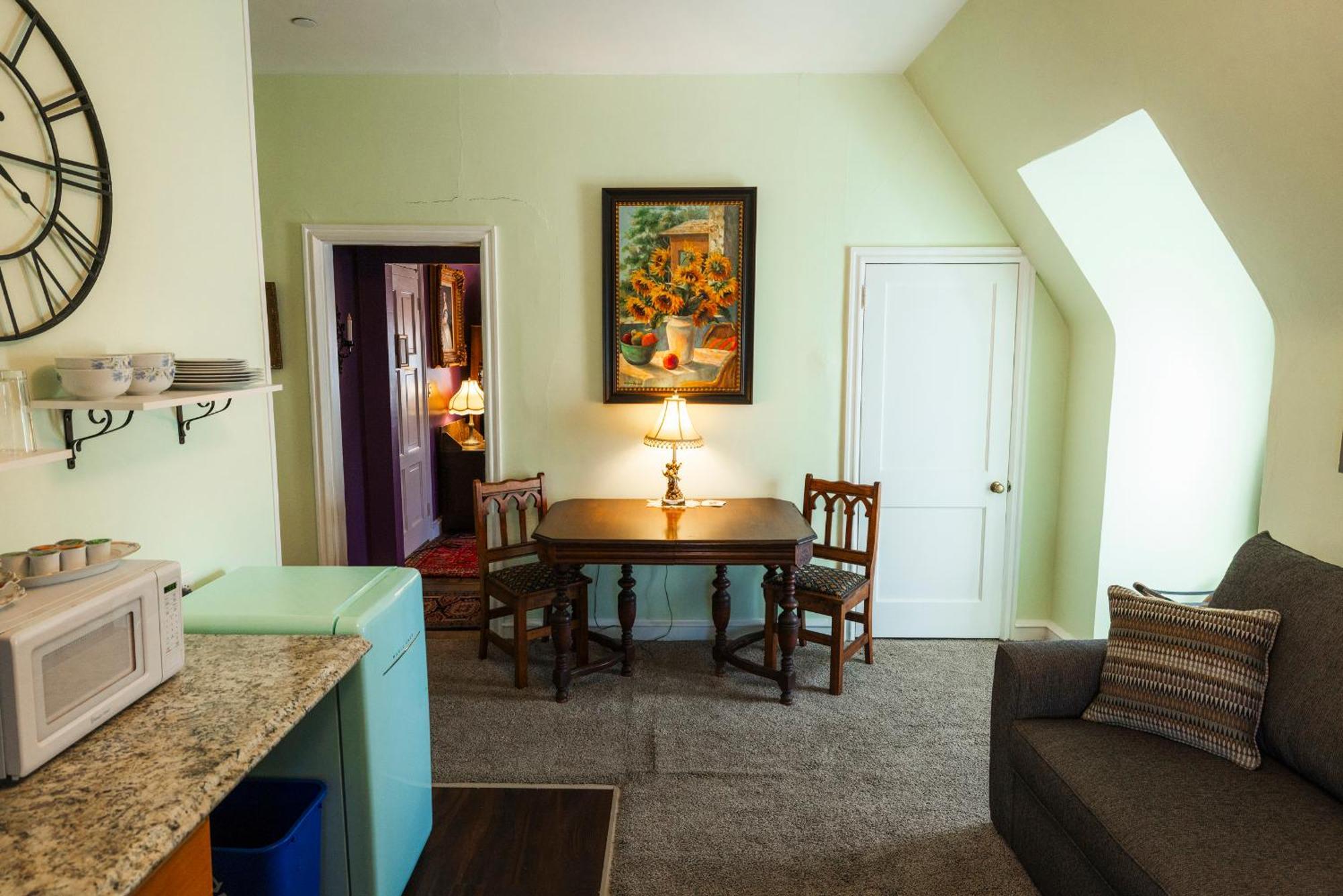 Gifford-risley House Bed & Breakfast *