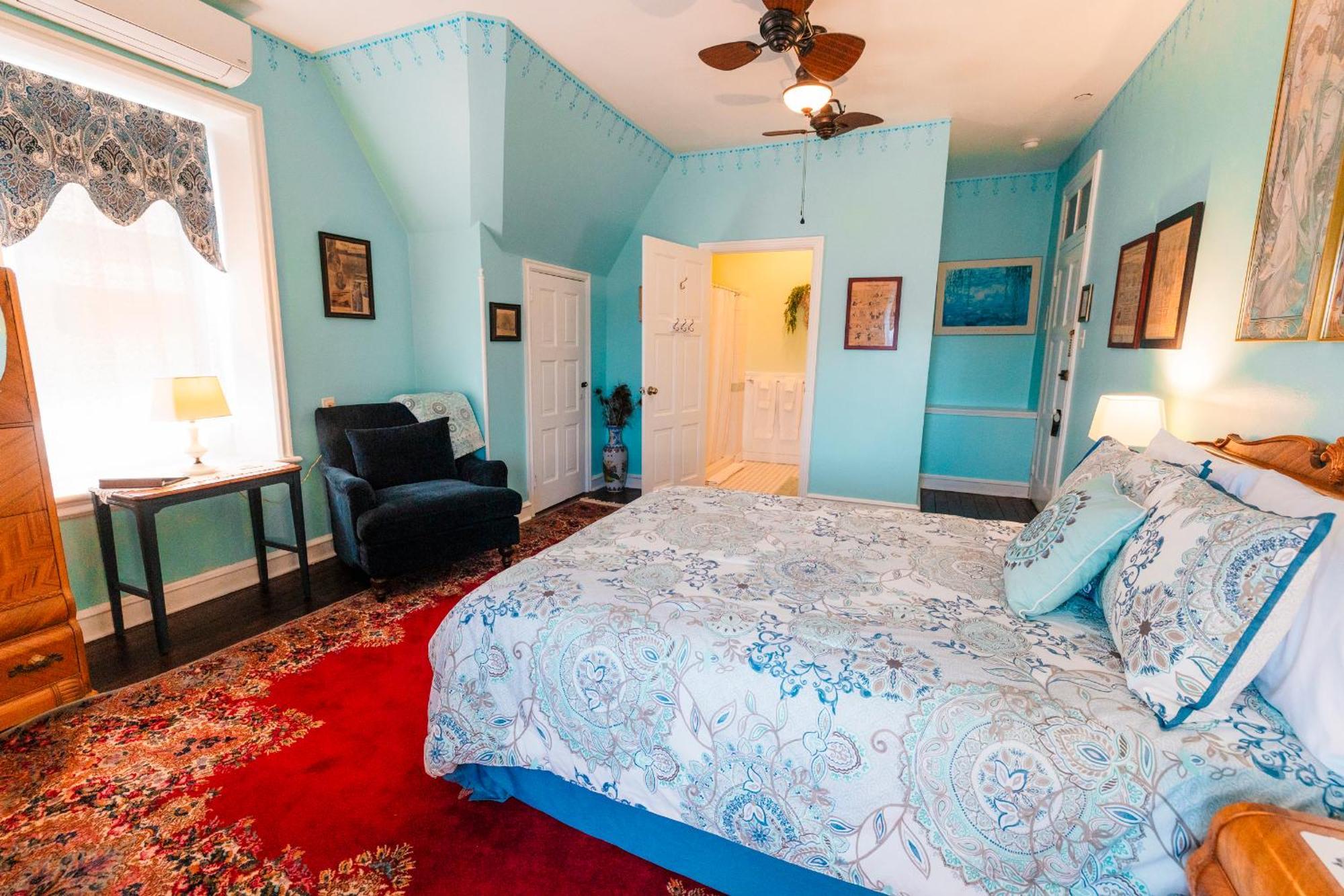 Gifford-risley House Bed & Breakfast