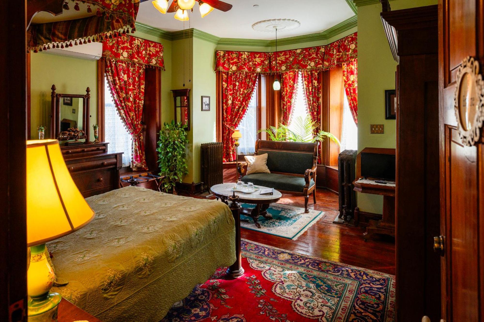 Bed & Breakfast Gifford-risley House