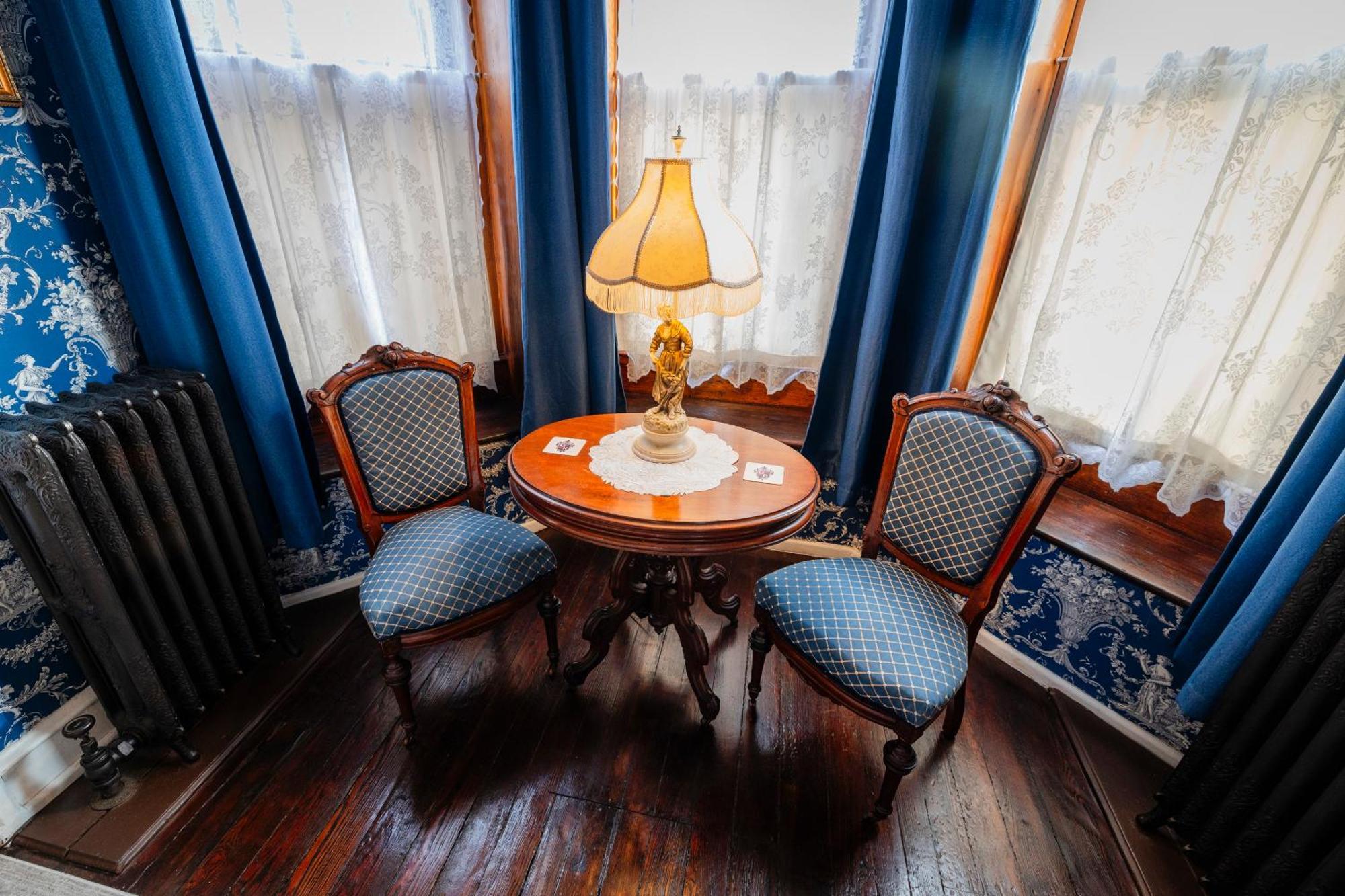 Bed & Breakfast Gifford-risley House