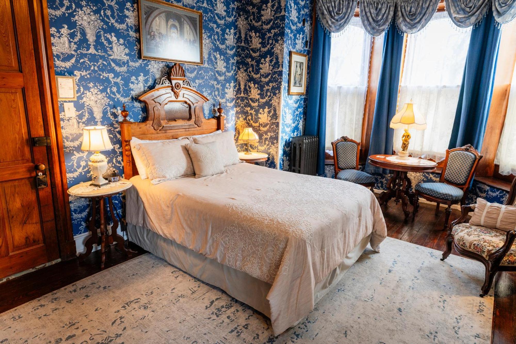Gifford-risley House Bed & Breakfast Media