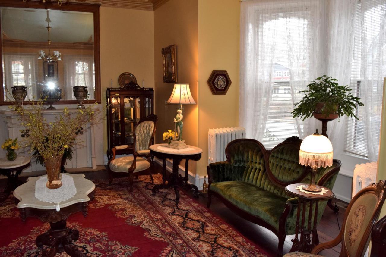 Gifford-risley House *