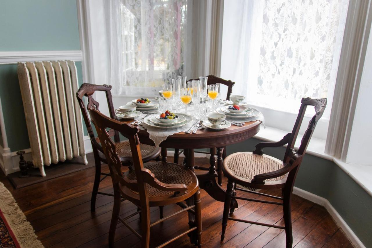 Bed and breakfast Gifford-risley House