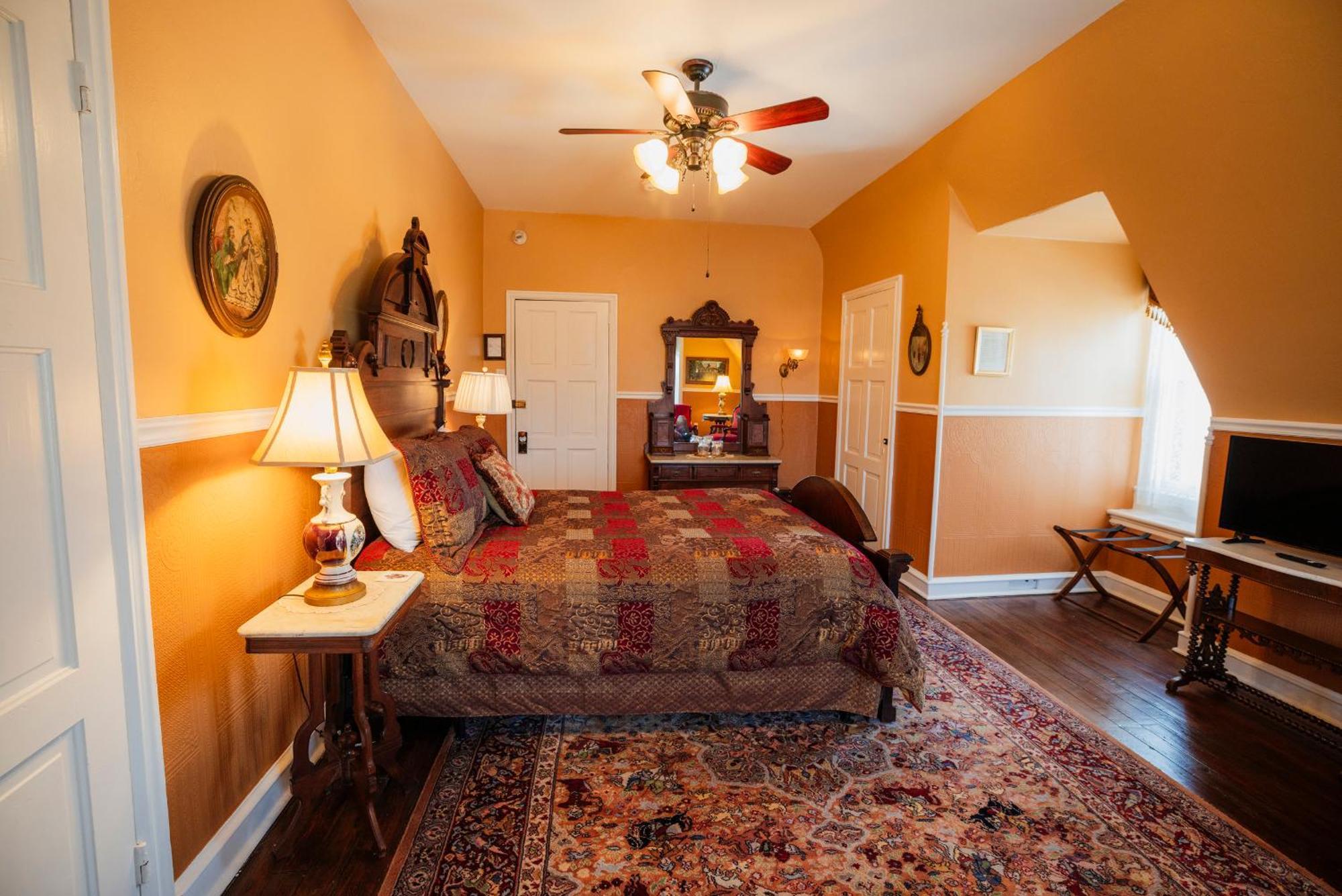 Gifford-risley House Bed and breakfast *